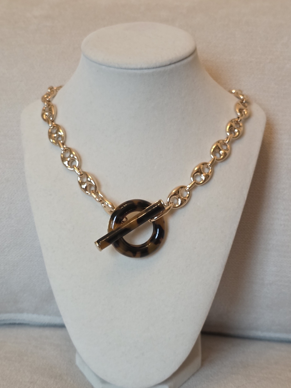 Gold Chain Necklace with Tortoiseshell Toggle Pendant